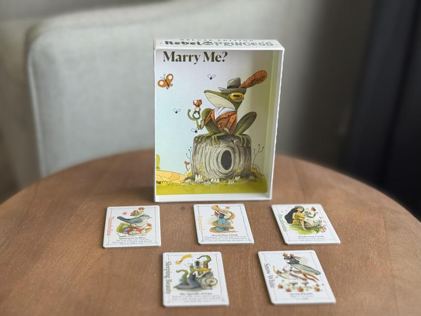Open box - frog with text "marry me?"